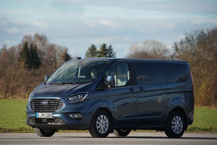  Ford Tourneo Custom PHEV 2019 года  (WW) (фото 25 из 39)